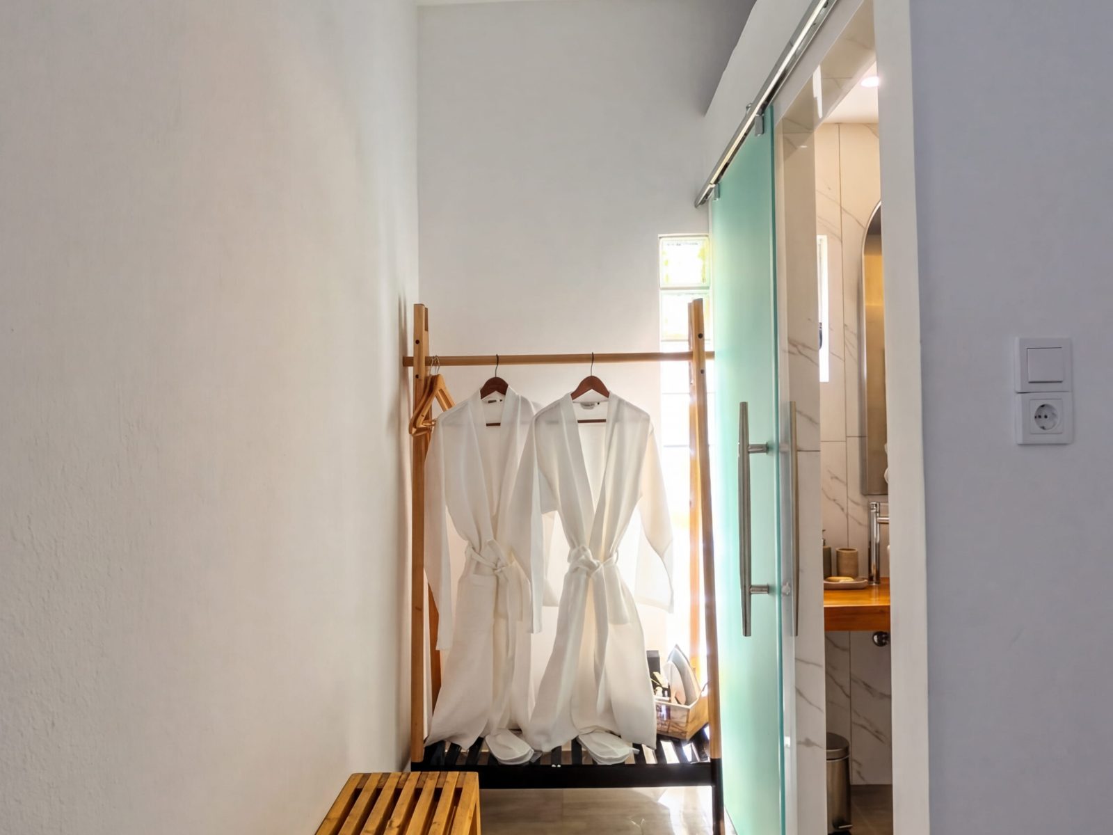 Sea View No2 - Photo 2